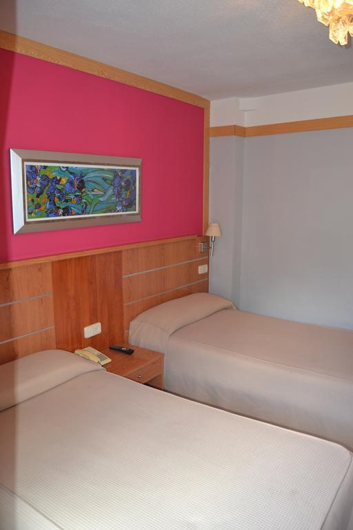 Hostal Don Juan I Alcalá de Henares Zimmer foto