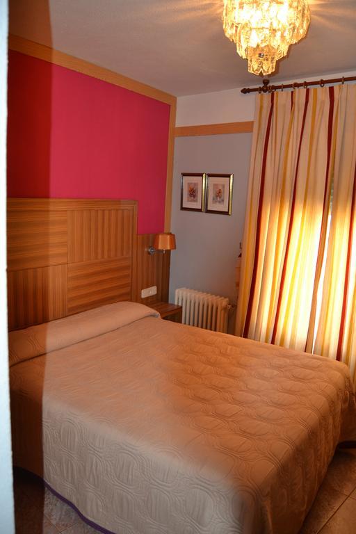 Hostal Don Juan I Alcalá de Henares Zimmer foto