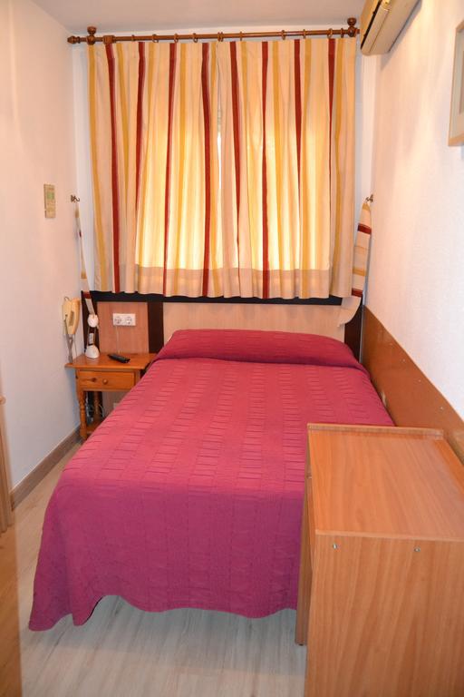 Hostal Don Juan I Alcalá de Henares Exterior foto