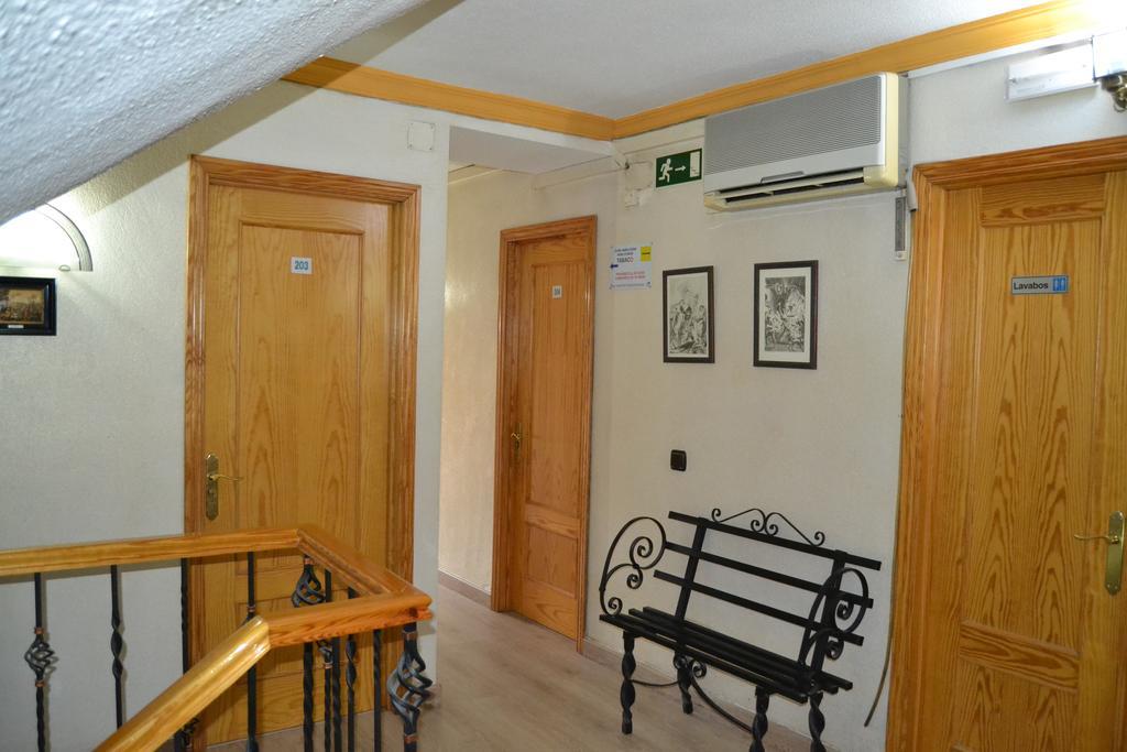 Hostal Don Juan I Alcalá de Henares Exterior foto